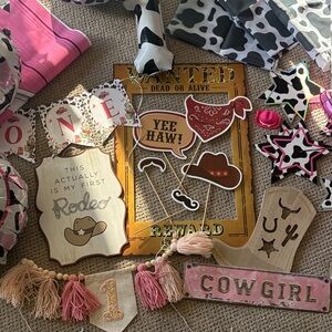 Cowgirl Party Decoration Set - see list in description of what’s included!